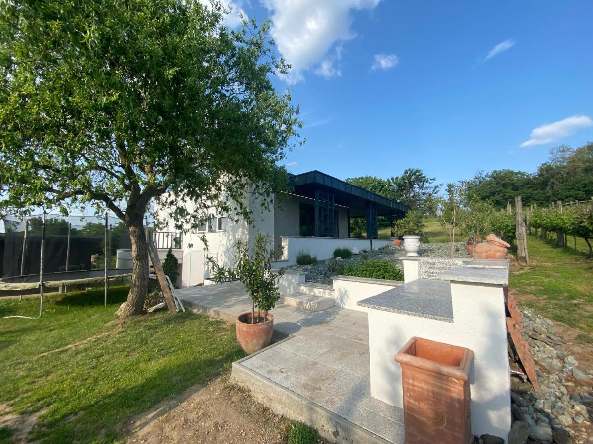 Terra Toscana Apartman Sarvar Luaran gambar