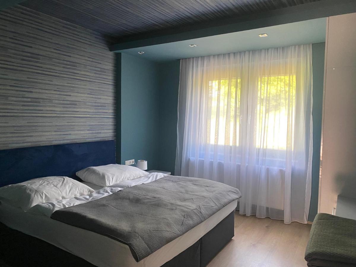 Terra Toscana Apartman Sarvar Luaran gambar