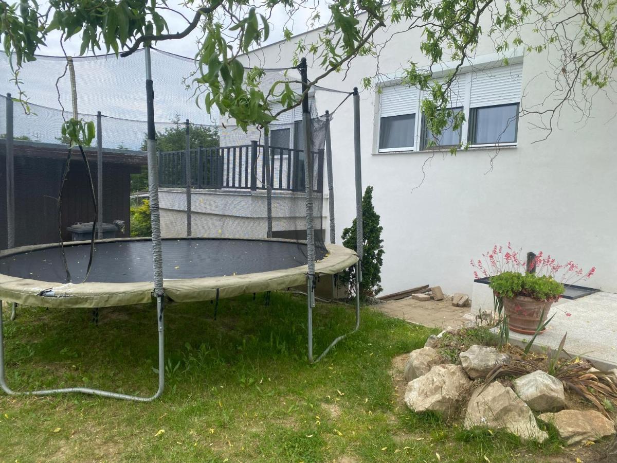 Terra Toscana Apartman Sarvar Luaran gambar